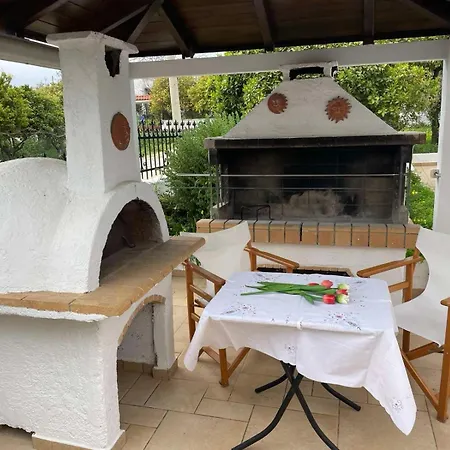 Casa Con Vista Erétria